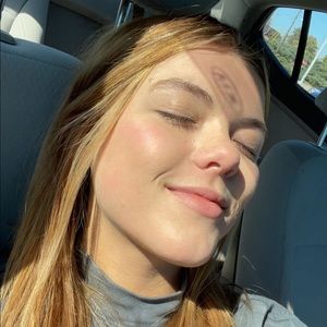 Meet your Posher, Abbey